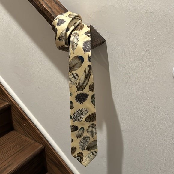 Beautiful Wild Bird Feather Pattern Silk Neck Tie - Picture 7 of 14